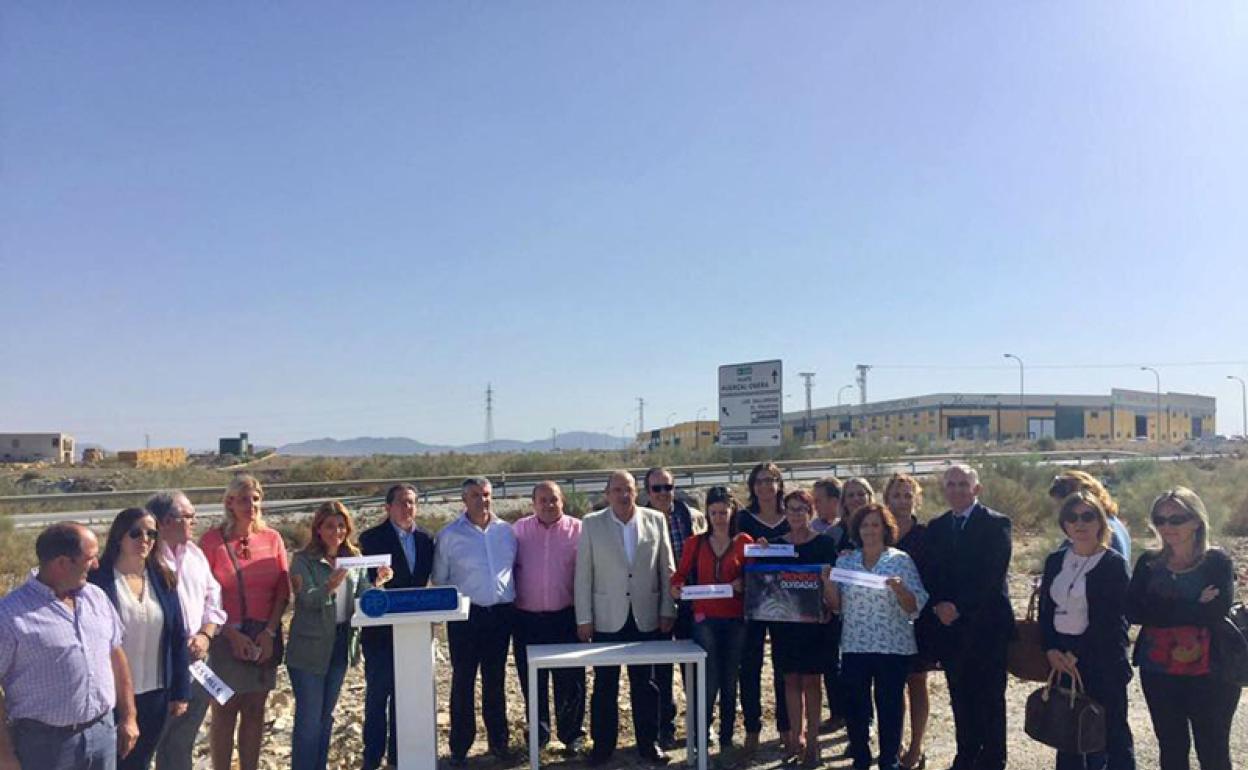 Dirigentes del PP pidiendo la construcción de la autovia del Almanzora hasta Baza 