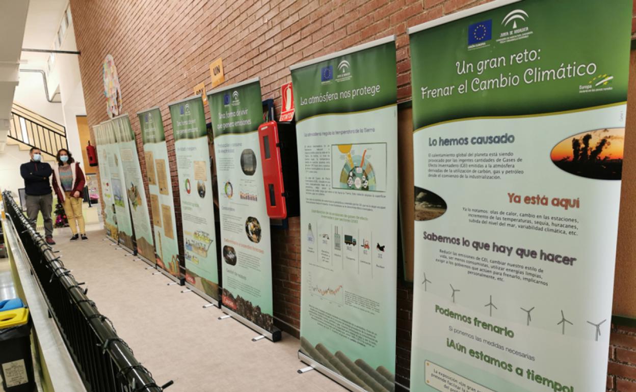 Castril acoge una exposición de concienciación sobre el cambio climático