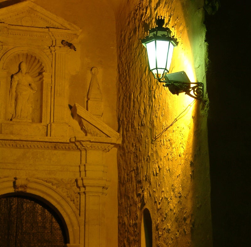 Farola junto a la Iglesia de Santa María