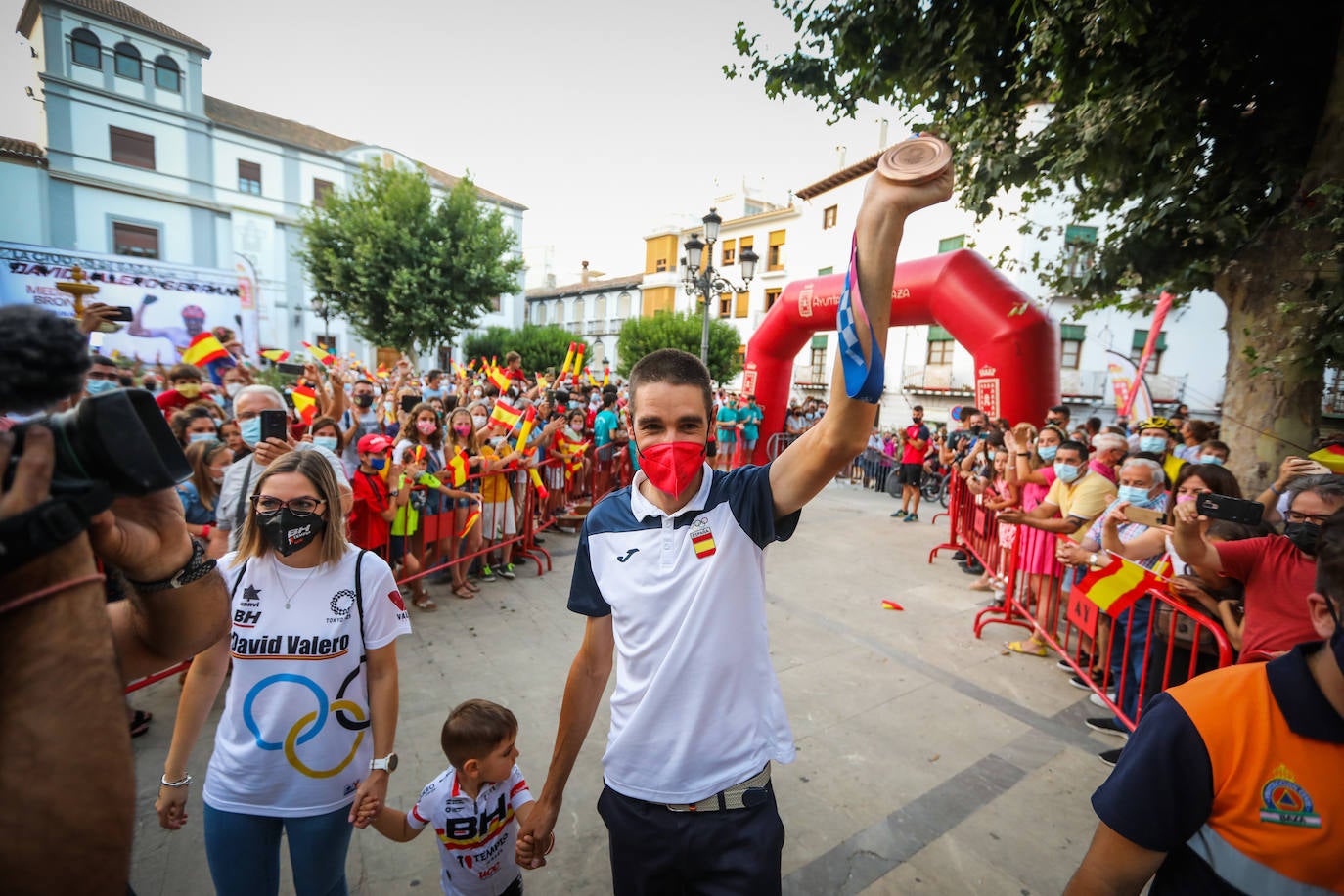 Fotos: Baza se vuelca para recibir al medallista olímpico David Valero