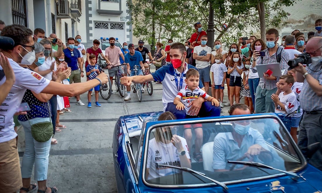 Fotos: Baza se vuelca para recibir al medallista olímpico David Valero