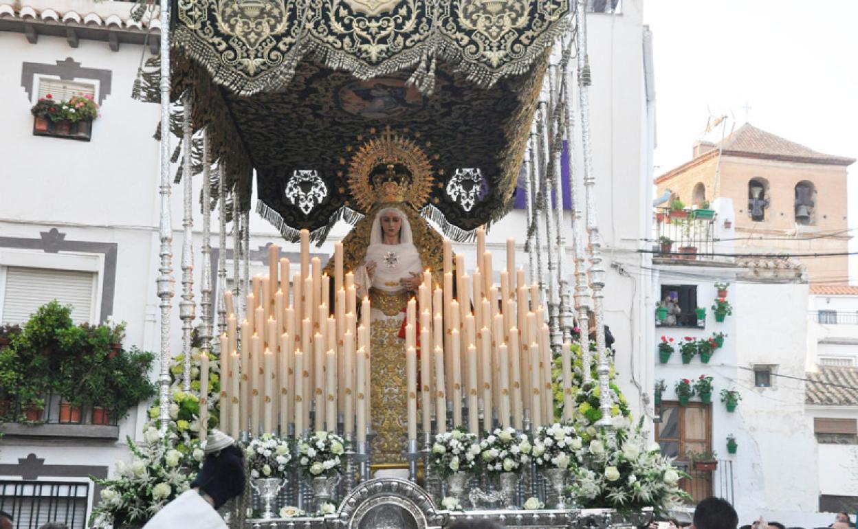 La Esperanza a su paso por la calle Mesto 