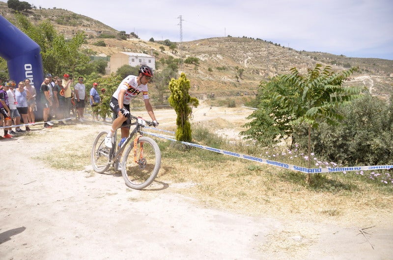 El ciclista bastetano que ganó el bronce en Tokio 2020 se luce en casa.