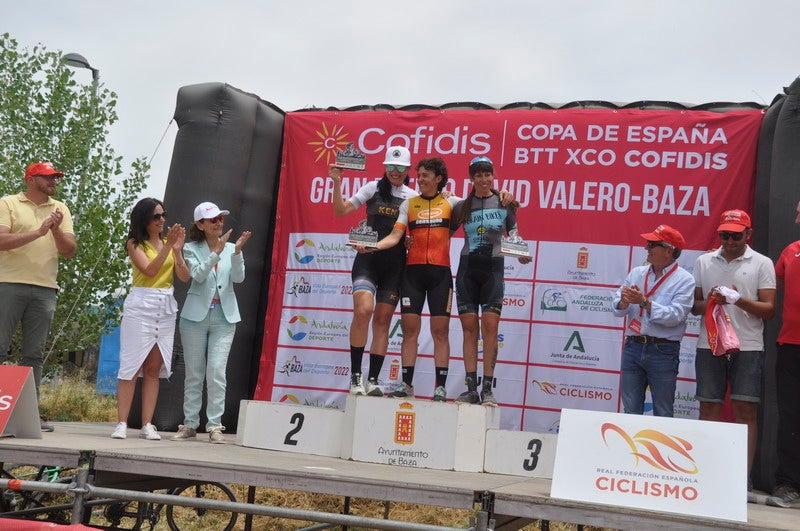 El ciclista bastetano que ganó el bronce en Tokio 2020 se luce en casa.