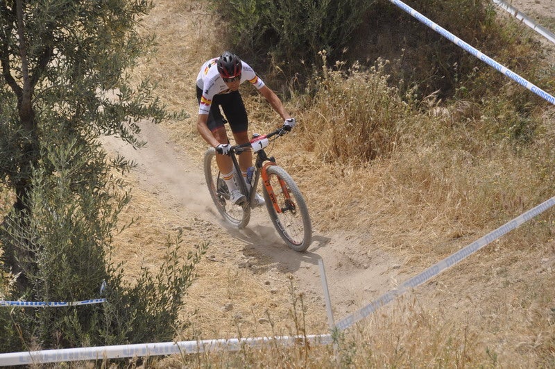 El ciclista bastetano que ganó el bronce en Tokio 2020 se luce en casa.