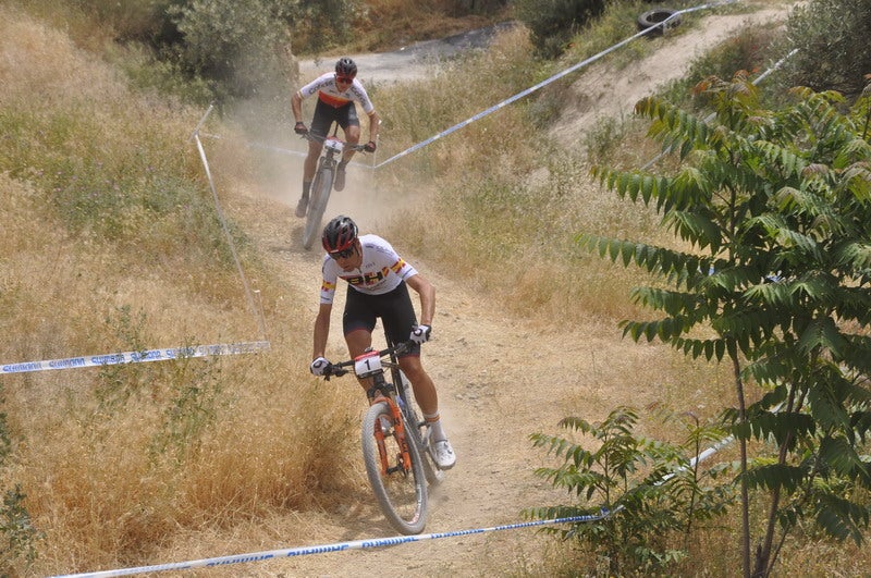 El ciclista bastetano que ganó el bronce en Tokio 2020 se luce en casa.