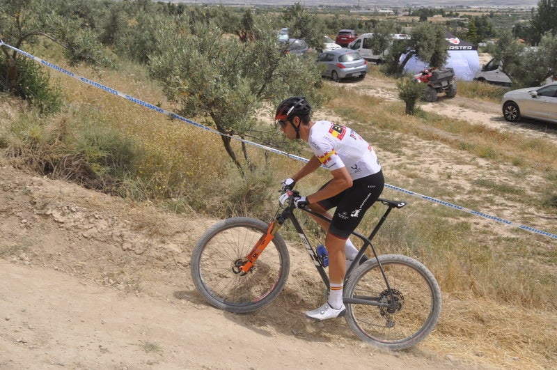 El ciclista bastetano que ganó el bronce en Tokio 2020 se luce en casa.