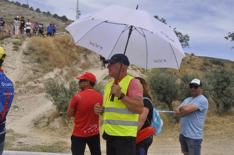 El ciclista bastetano que ganó el bronce en Tokio 2020 se luce en casa.