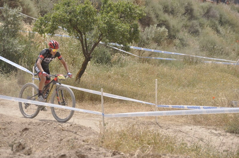 El ciclista bastetano que ganó el bronce en Tokio 2020 se luce en casa.
