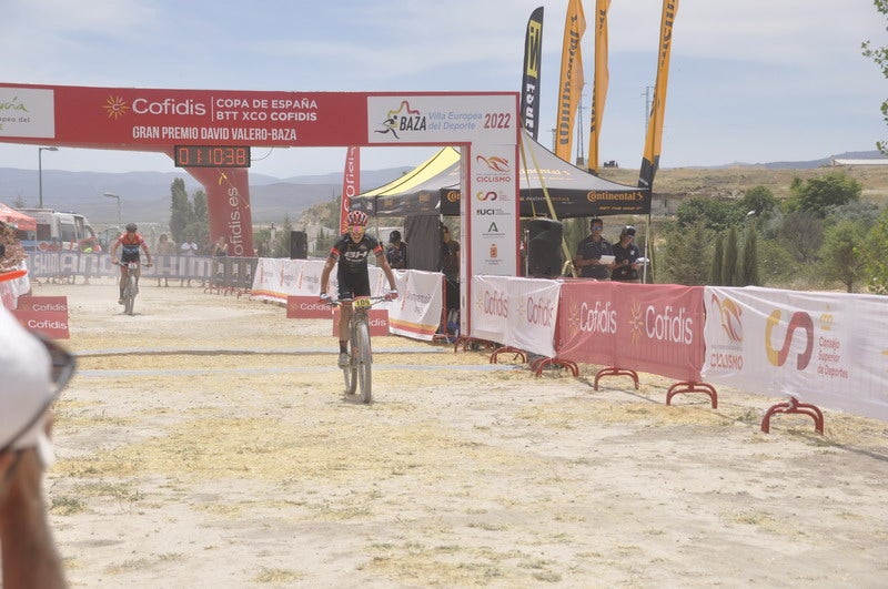 El ciclista bastetano que ganó el bronce en Tokio 2020 se luce en casa.