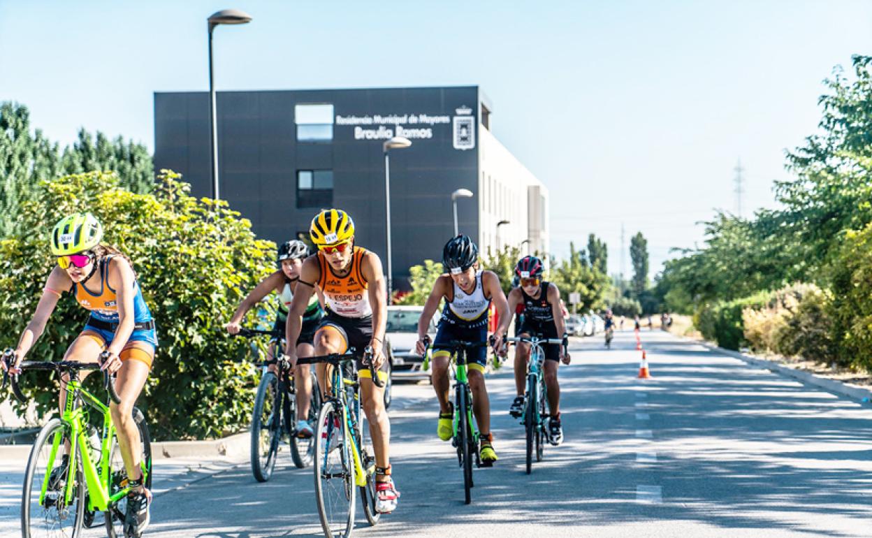 Maria González y Pablo López campeones de Andalucía de Triatlón infantil