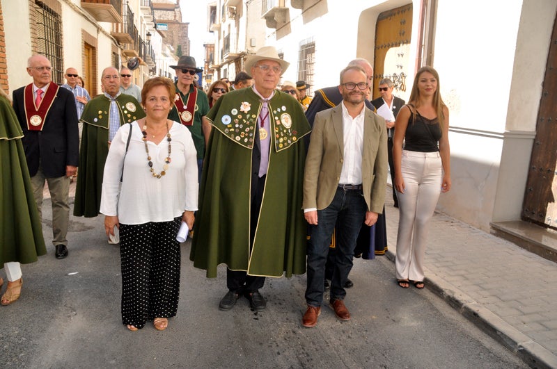 Soledad Martinez, Manolo Giménez, Mariano García y Lucia Lozano durante el desfile de lkas cofradias 