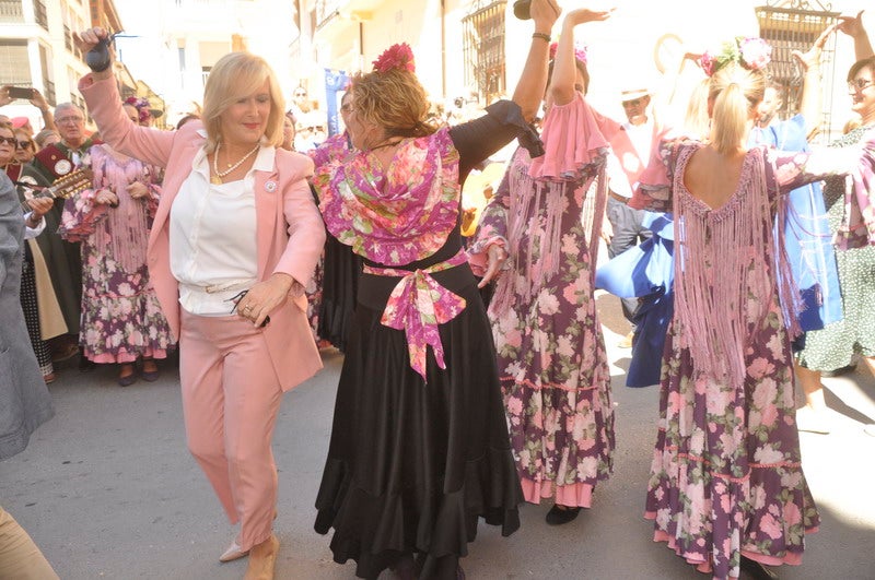 Una exhibición de sevillanas o el homenaje a título póstumo a Antonio Muñoz Jaunenes componen el acto.