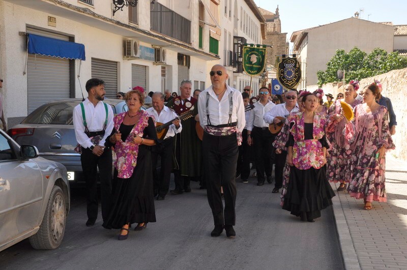 Una exhibición de sevillanas o el homenaje a título póstumo a Antonio Muñoz Jaunenes componen el acto.