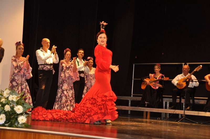 Una exhibición de sevillanas o el homenaje a título póstumo a Antonio Muñoz Jaunenes componen el acto.