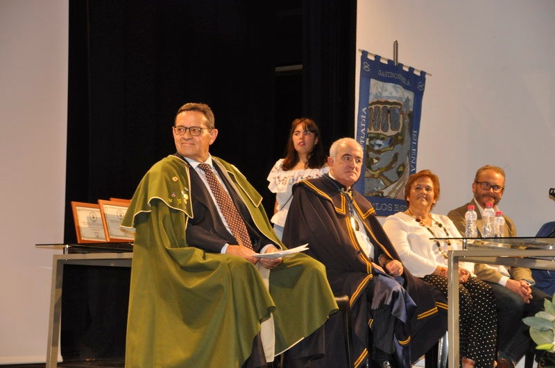 Una exhibición de sevillanas o el homenaje a título póstumo a Antonio Muñoz Jaunenes componen el acto.