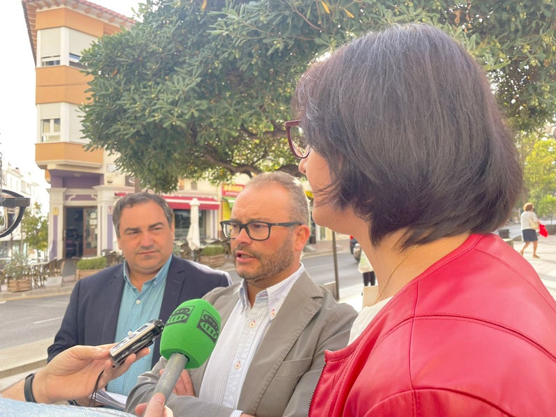 Mariano García Castillo, en el centro de la foto