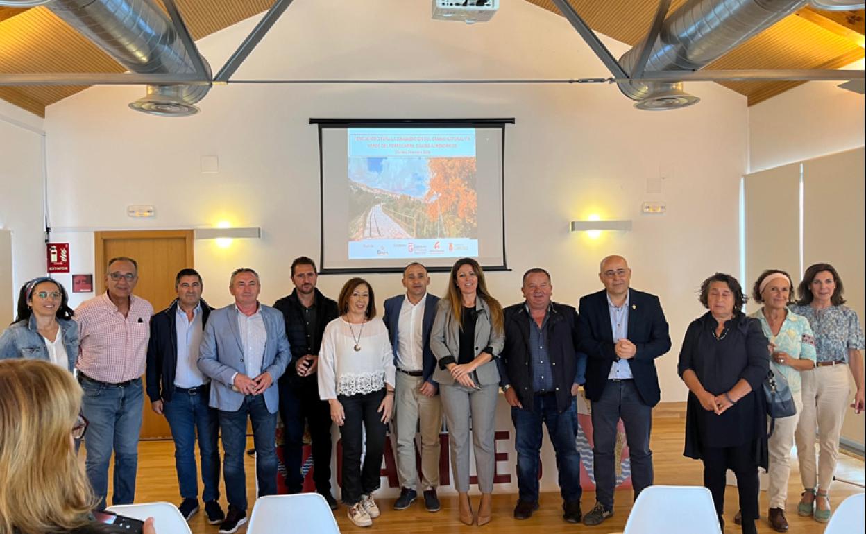Participanten en el encuentro de Caniles 