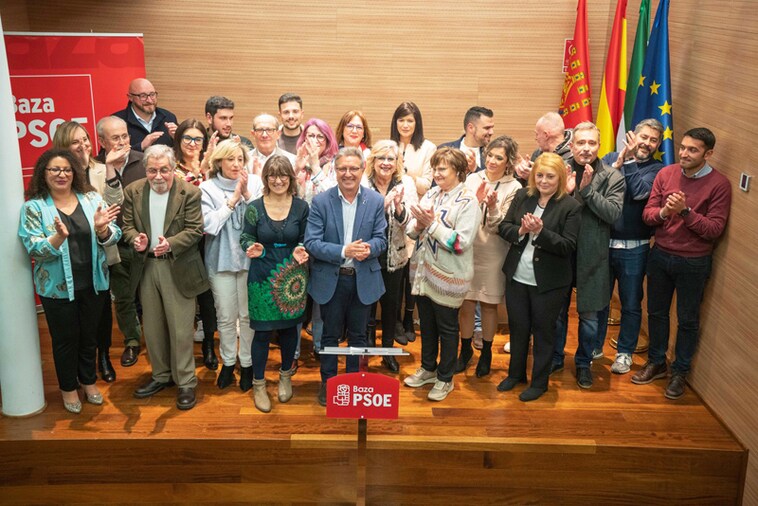 El PSOE de Baza primer partido en presentar su candidatura para las municipales