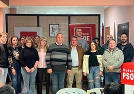 Joaquin Ortiz en el centro de la foto junto a sus compañeros de candidatura