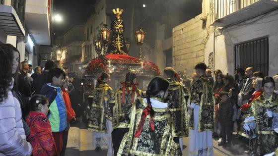 Jesús del Rescate realiza su estación de penitencia con brillantez y devoción