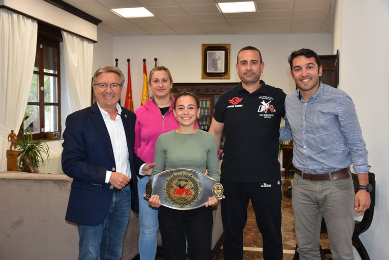 La joven boxeadora bastetana Lidia Guirado, campeona del I Open Ibérico OMKE