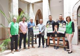 Presentación de la marcha en el patio interior del ayuntamiento de Baza