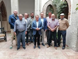 Responsables de las comunidades de regantes con el senador Abelardo Vico y el alcalde de Baza Manolo Gavilán