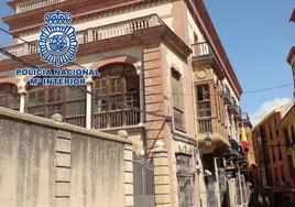 Un menor y dos adultos sorprendidos robando marihuana en una casa-cueva de Baza