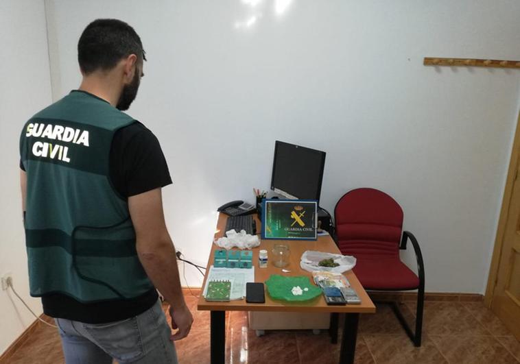 La Guardia Civil desmantela un punto de venta de droga en Castilléjar