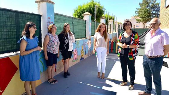 La Junta retira el amianto en el colegio Juan XXIII de Caniles