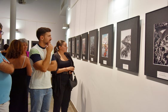 Exposición de fotografías y pintura en el museo de Baza