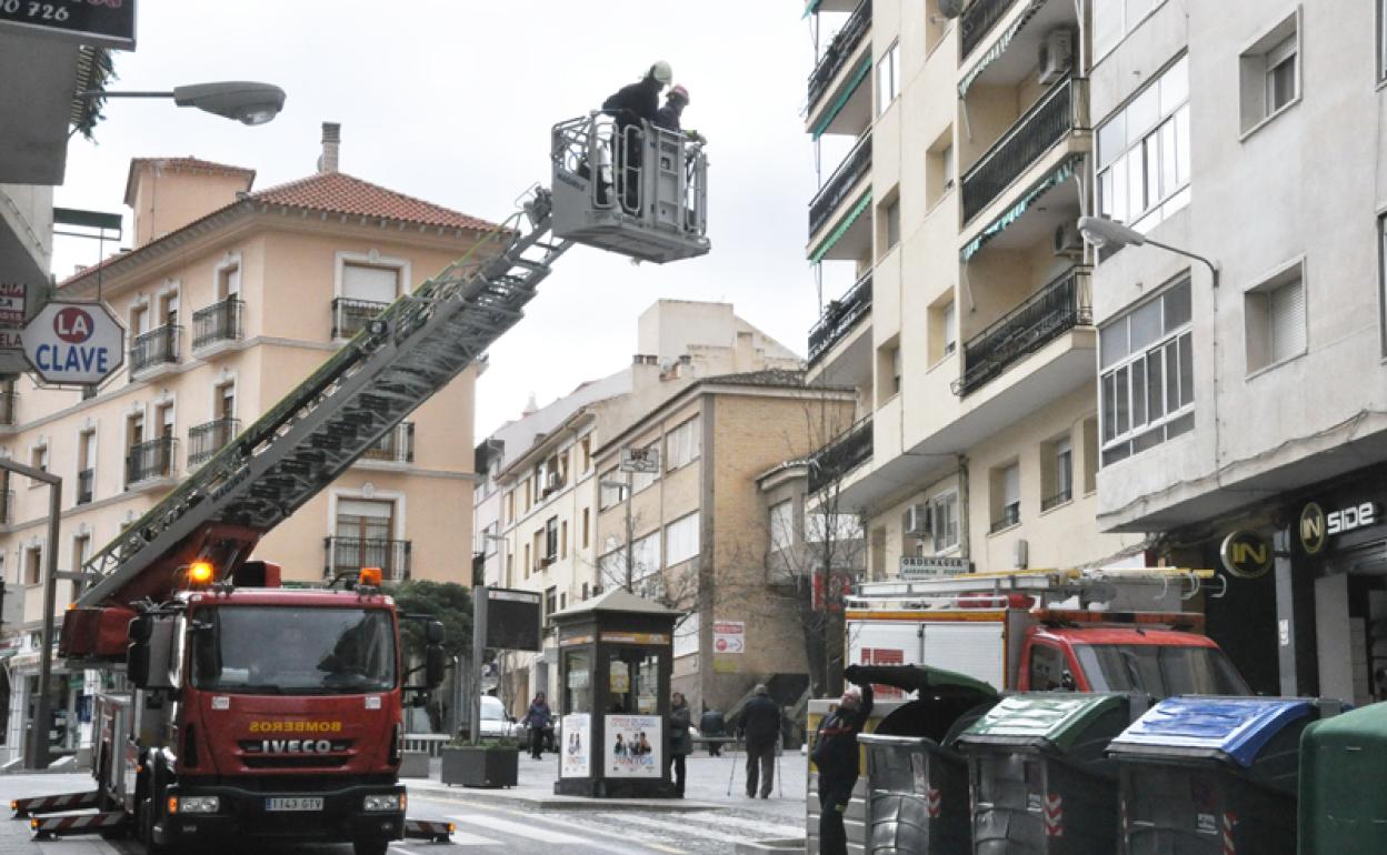 Los Bomberos de Baza realizan 11 intervenciones por el viento
