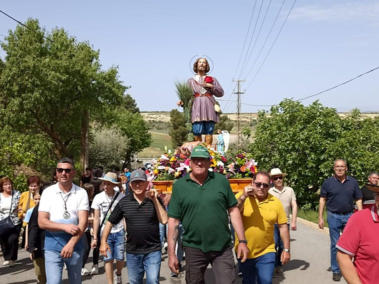 La celebración de las fiestas en honor a San Isidro divide a los vecinos de Cuevas del Campo
