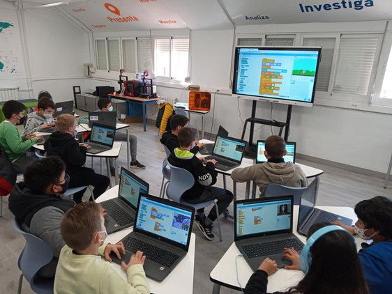 El IES José de Mora primer centro público de Secundaria de Andalucia en obtener el sello «Aula de Futuro»