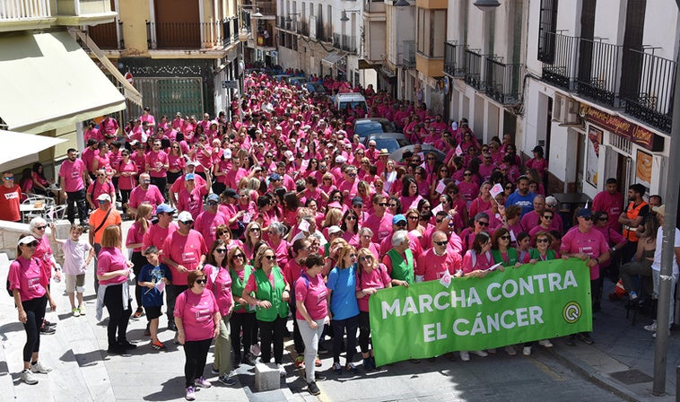 La II Marcha Solidaria Contra el Cáncer de Baza recauda 24.015 euros