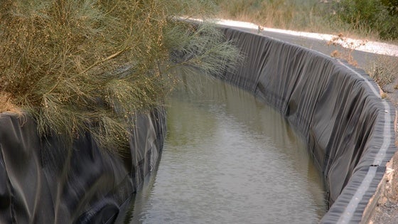 Polémica por la venta de agua para riego a la provincia de Almería, mientras hace falta en la zona