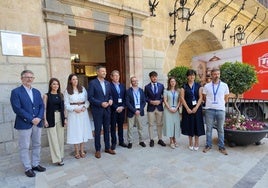 Alcaldes y parlamentarios ante el Ayuntamiento de Caravaca de la Cruz