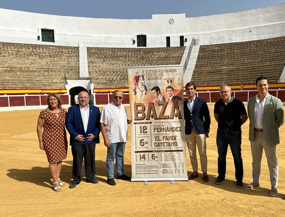 El Fandi, Cayetano y el rejoneador Sebastián Fernández cartel de la feria de Baza