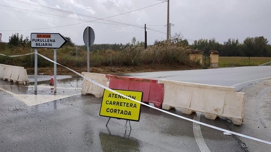 Rescatados tres niños y sus padres tras quedar atrapados en su coche en Cúllar por culpa de las riadas