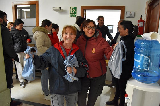 Los trabajadores municipales reciben su aguinaldo navideño
