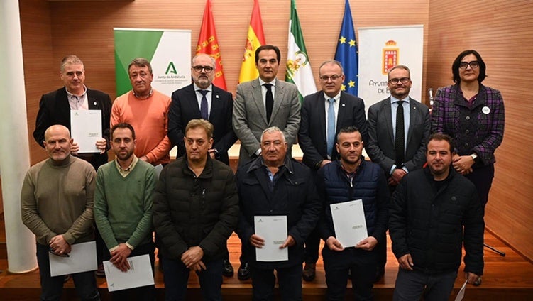 La Junta reparte 832.000 euros a 29 localidades para fijar población