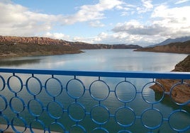 Embalse del Negratín, desde la presa,