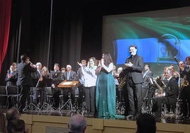Final del concierto del Día de Andalucía en Baza,