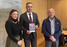 La alcaldesa de Cuevas del Campo mantiene una reunión de trabajo con el presidente de la Diputación de Granada