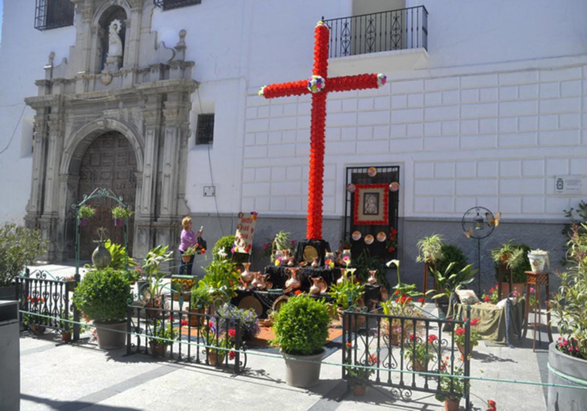 41 cruces en Baza desde hoy al domingo 4 de mayo