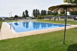 Piscina de verano del Polideportivo Municipal de Baza