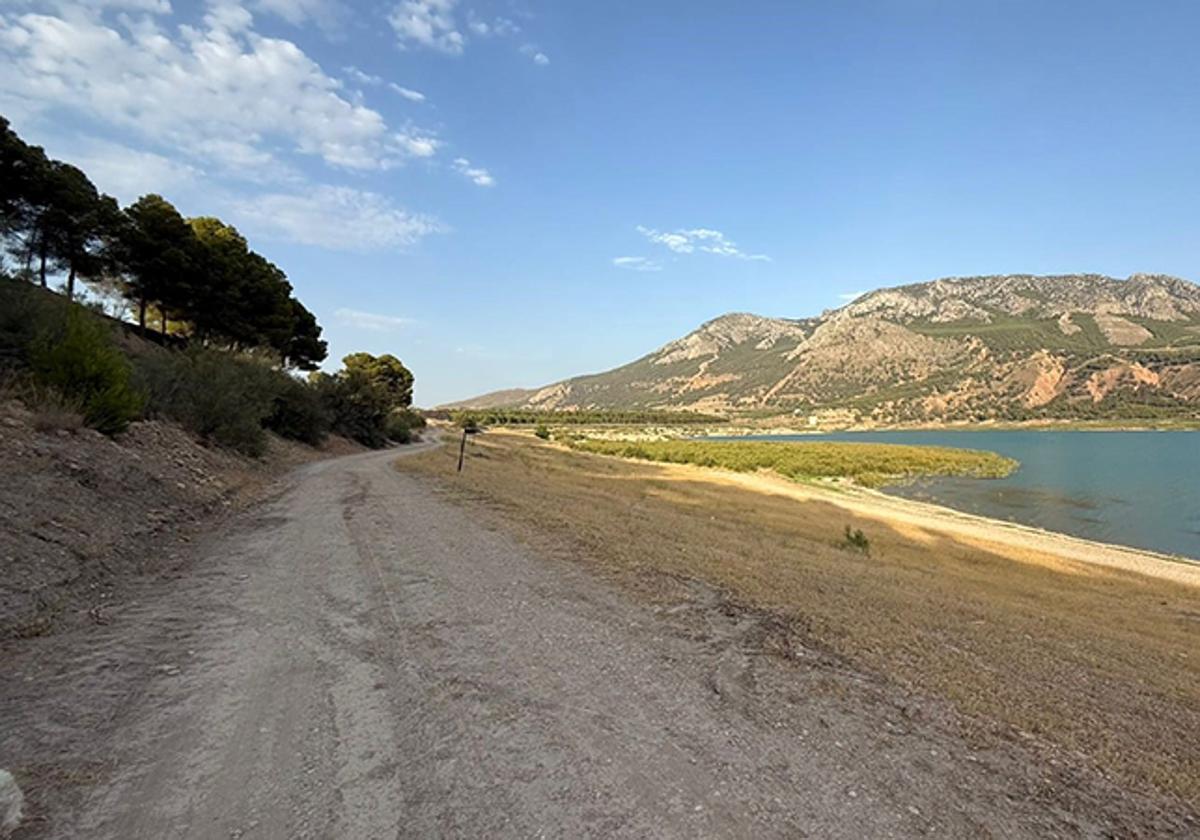 Playas del Embalse del Negratín en Cuevas del Campo