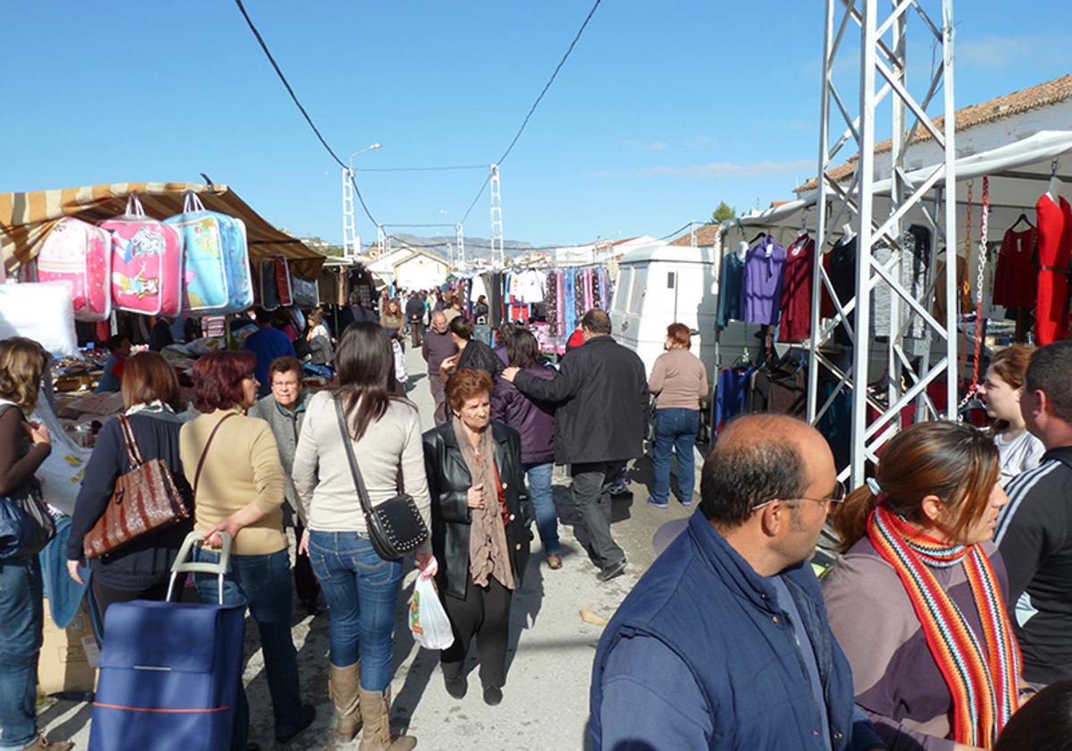 Imagen de archivo del mercado semanal de Baza
