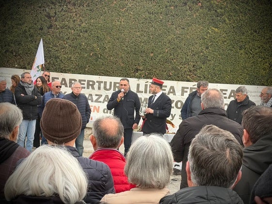 La Diputación reclama al Gobierno inversiones en infraestructuras tras 40 años sin tren en Baza